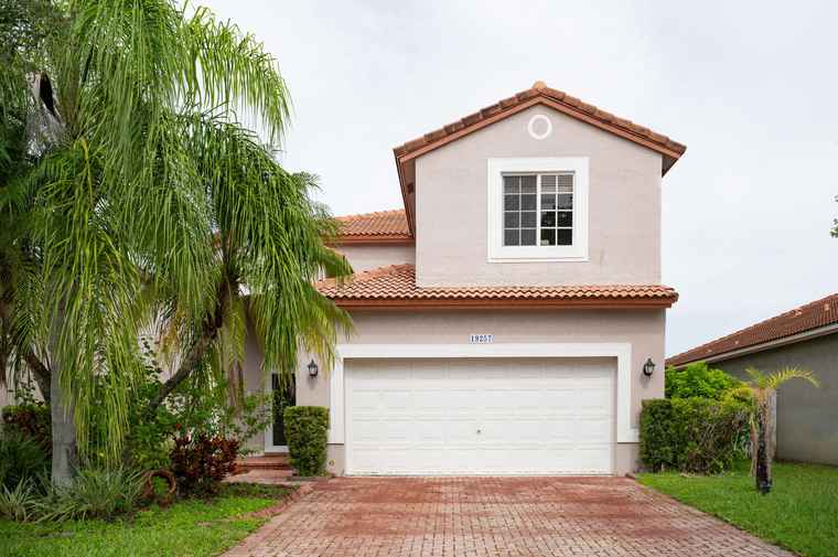 Photo of 19257 NW 14th St Pembroke Pines, FL 33029