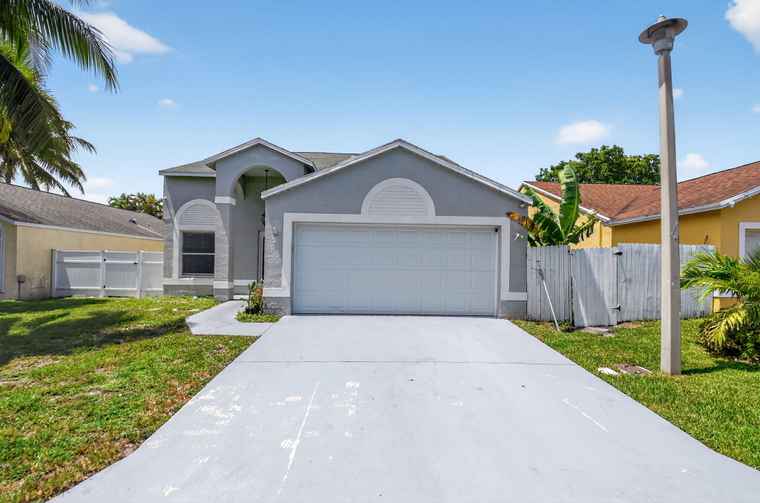 Photo of 3 Ripley Way Boynton Beach, FL 33426