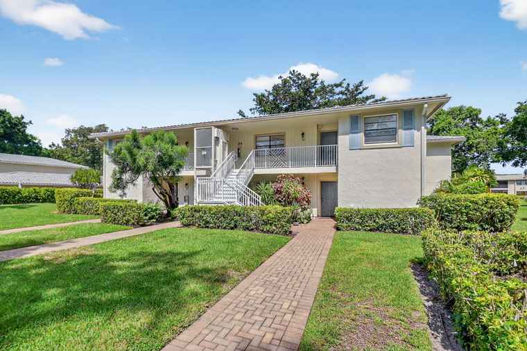 Photo of 34 Westgate Ln Unit B Boynton Beach, FL 33436