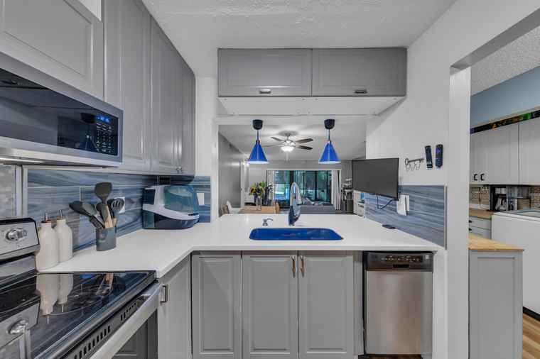 Photo of 301 N Pine Island Rd #101 Plantation, FL 33324