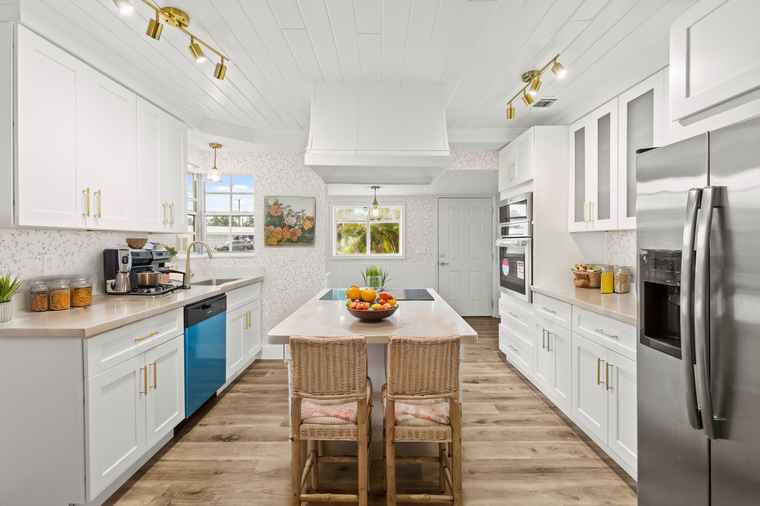 Photo of 379 Garden Blvd Palm Beach Gardens, FL 33410
