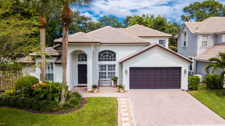 Photo of 230 Lone Pine Dr Palm Beach Gardens, FL 33410