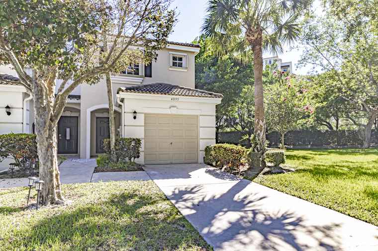 Photo of 4895 Palmbrooke Cir West Palm Beach, FL 33417