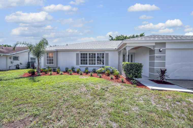 Photo of 2432 SE Floresta Dr Port Saint Lucie, FL 34984