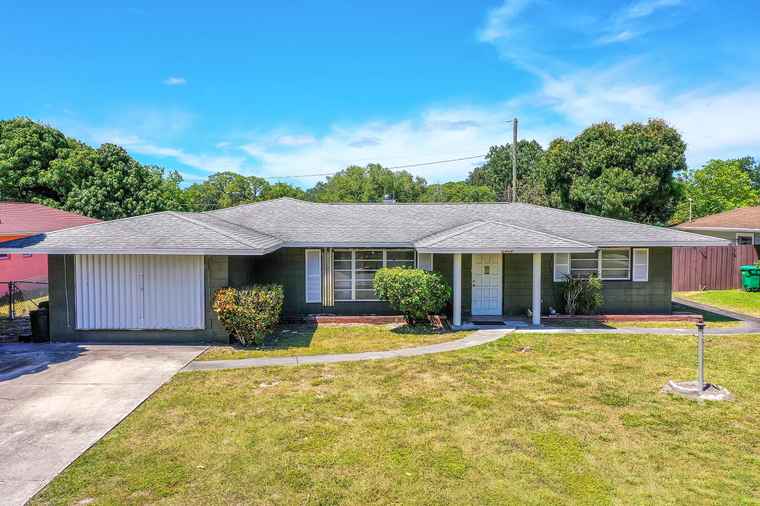 Photo of 2404 Holiday Ct Fort Pierce, FL 34982