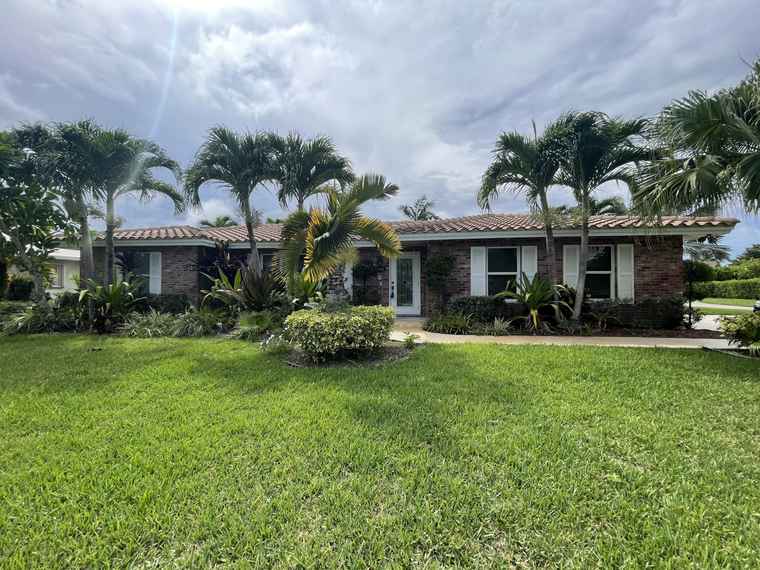 Photo of 1880 NW 83rd Dr Coral Springs, FL 33071