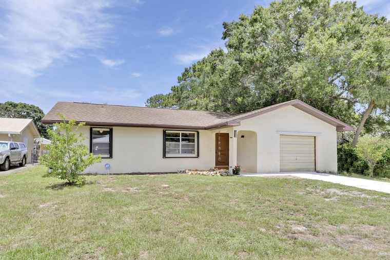 Photo of 1006 Gatewood Ave Fort Pierce, FL 34982