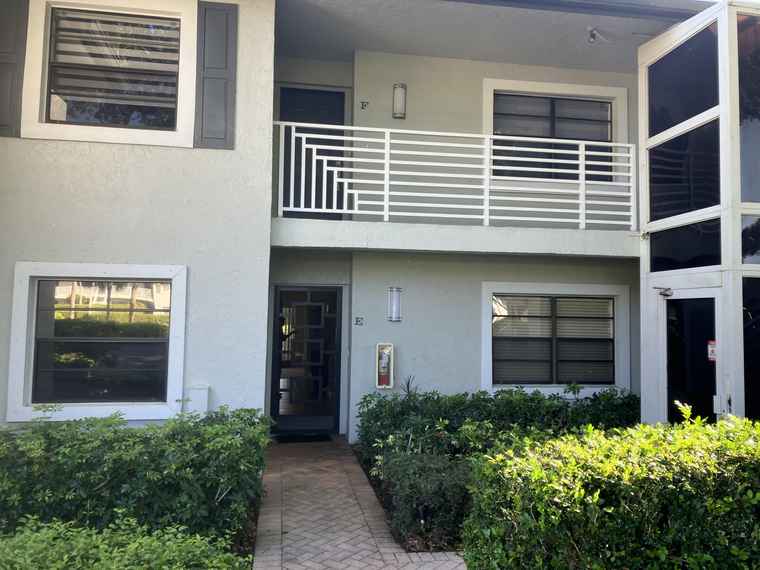Photo of 15 Southport Ln Unit E Boynton Beach, FL 33436