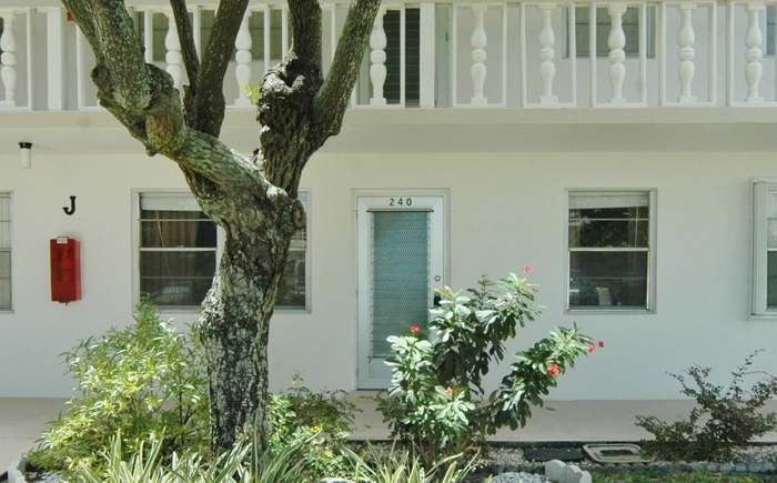 240 Bedford J West Palm Beach Fl 33417 2 Beds15 Baths