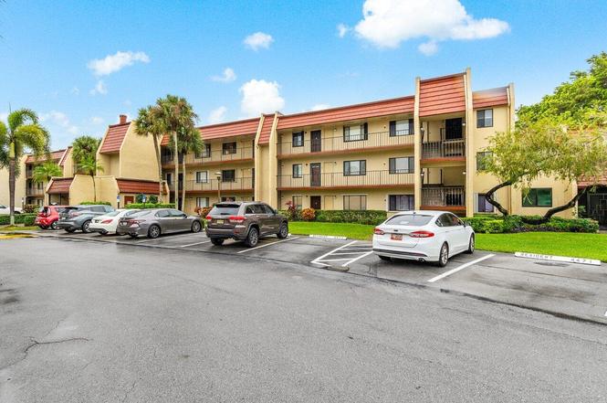 4471 Luxemburg Ct #106, Lake Worth, FL 33467 | MLS# RX-10943476 | Redfin