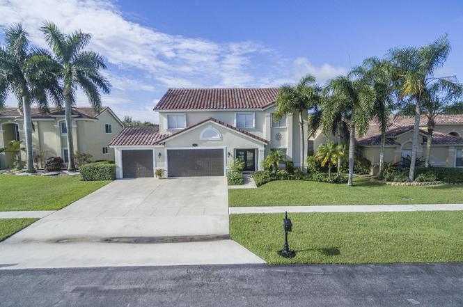 3719 Royal Cypress Ln, Lake Worth, FL 33467 | MLS# RX-10571516 | Redfin