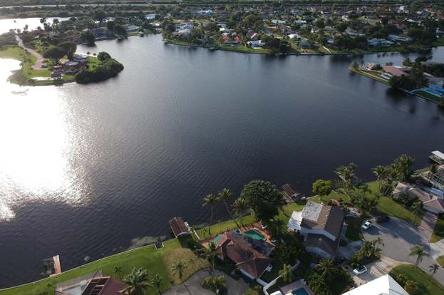 Lake Ida Park Delray Beach Fl Waterfront Homes For Sale Property Real Estate On The Water Redfin