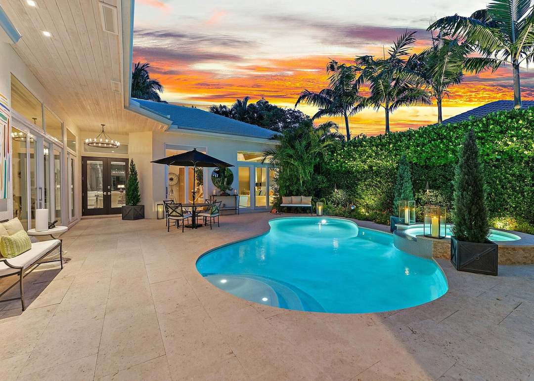 Beach Gardens Luxury Airbnb With Private Pool: Ultimate Escape