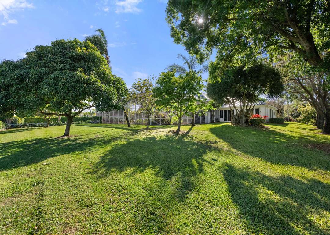 3220 Santa Barbara Dr, Wellington, FL 33414