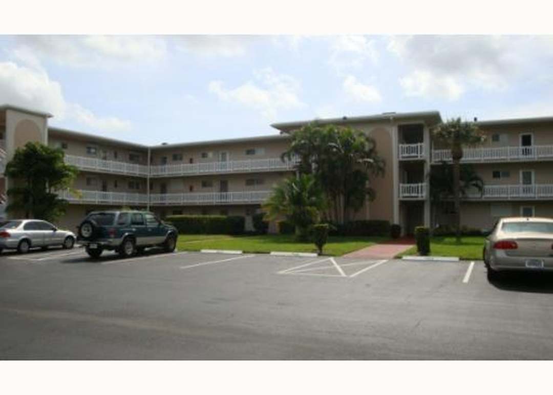 2640 S Garden Dr #305, Lake Worth, FL 33461