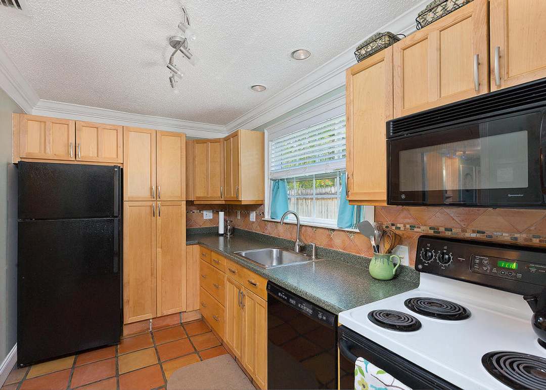 1228 N K St, Lake Worth, FL 33460