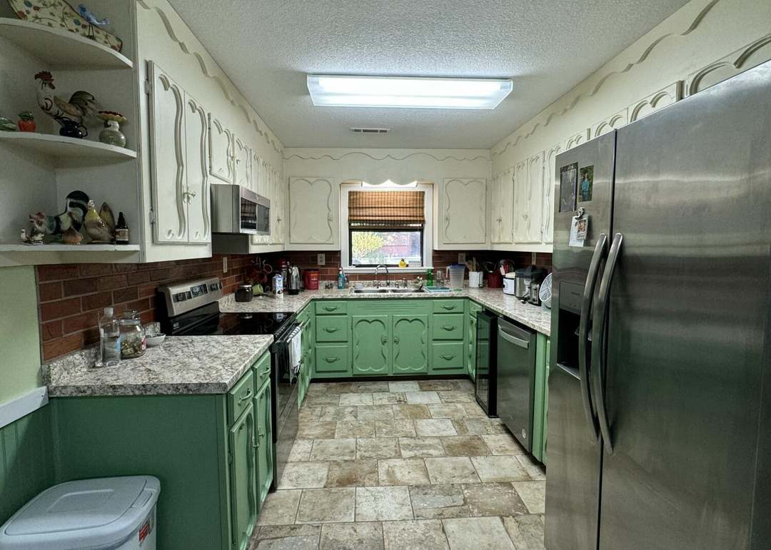 26551 Lakeshore Loop