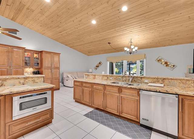 Property at Undisclosed address, Southwest Ranches, FL 33331, 5 beds, 4 baths