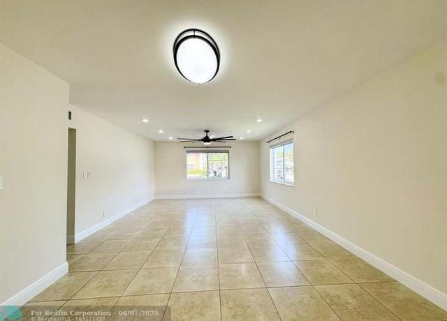 Property at 9 NE 19th Ct Unit 112C, Wilton Manors, FL 33305, 2 beds, 2 baths