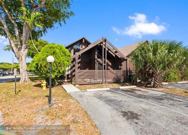 Property at 499 N University Dr, Plantation, FL 33324, 2 beds, 2 baths