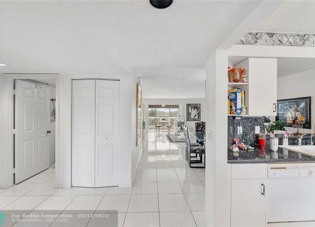 Property at 5746 Crystal Shores Dr #402, Boynton Beach, FL 33437, 3 beds, 2 baths