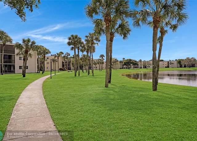Property at 5100 Las Verdes Cir #114, Delray Beach, FL 33484, 2 beds, 2 baths
