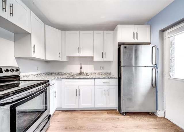 Property at 260 NW 19th St #28, Boca Raton, FL 33432, 2 beds, 1 bath