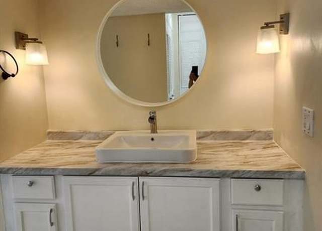 Property at 3660 Inverrary Dr Unit 3L, Lauderhill, FL 33319, 2 beds, 2 baths