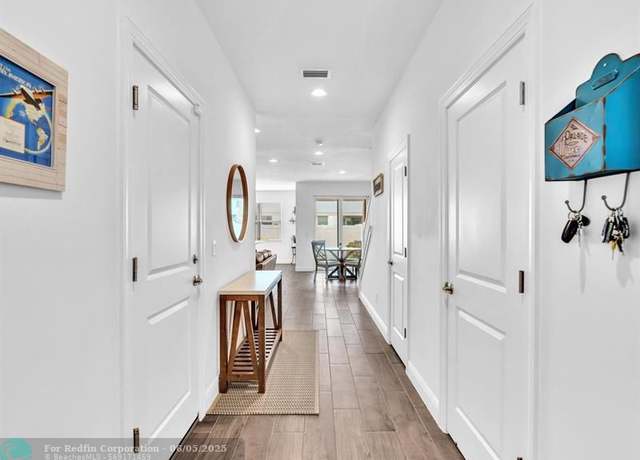 Property at 1837 Sandpiper Pointe Pl, Deerfield Beach, FL 33442, 3 beds, 2.5 baths