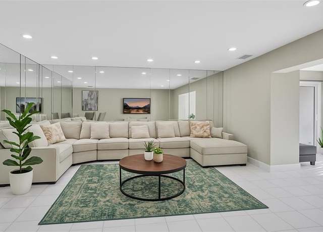 Property at 21810 Cypress Cir Unit 26 C, Boca Raton, FL 33433, 2 beds, 2.5 baths
