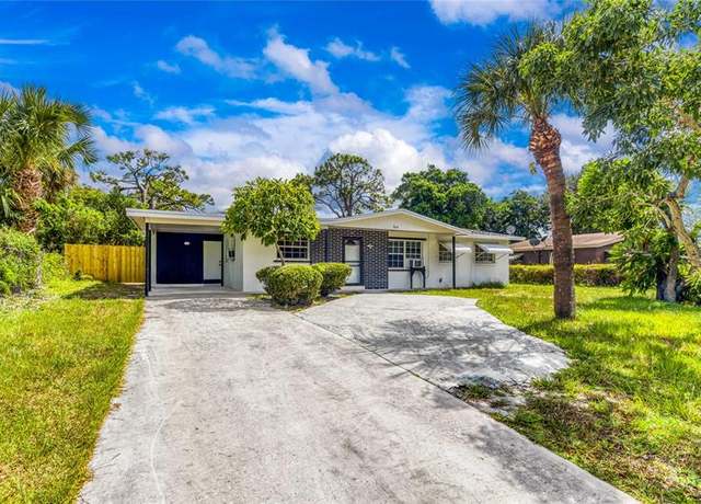 Property at 914 SE 9th St, Stuart, FL 34994, 4 beds, 2 baths