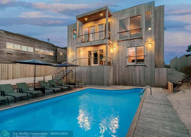Property at 436 Ocean Walk, NY 11782, 5 beds, 5.5 baths
