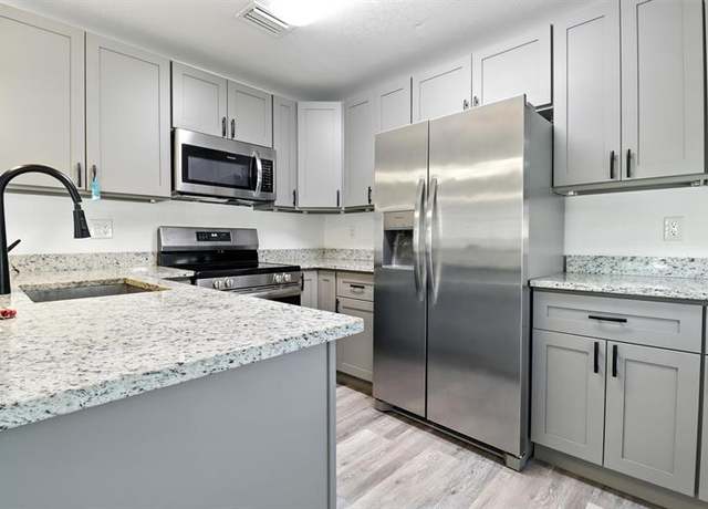 Property at 10386 Boynton Place Cir #0, Boynton Beach, FL 33437, 2 beds, 1 bath