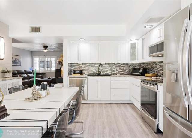 Property at 5220 Las Verdes Cir #118, Delray Beach, FL 33484, 2 beds, 2 baths