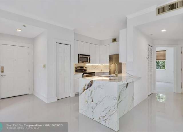 Property at 1803 N Flagler Dr #206, West Palm Beach, FL 33407, 3 beds, 2 baths
