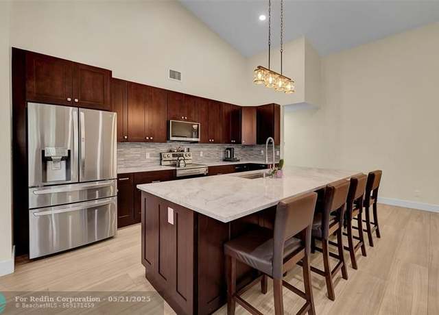 Property at 4995 NW 110th Ter, Coral Springs, FL 33076, 6 beds, 3 baths