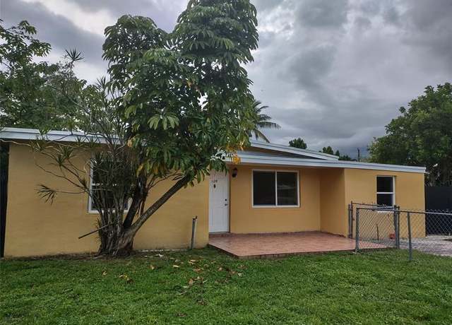 Property at 128 Miami Gardens Rd, West Park, FL 33023, 4 beds, 3 baths