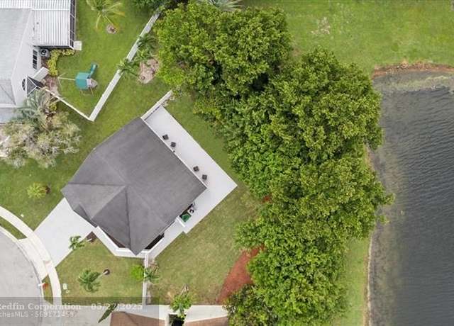 Property at 8587 Dynasty Dr, Boca Raton, FL 33433, 3 beds, 2 baths