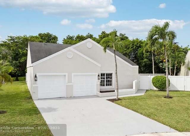 Property at 8587 Dynasty Dr, Boca Raton, FL 33433, 3 beds, 2 baths