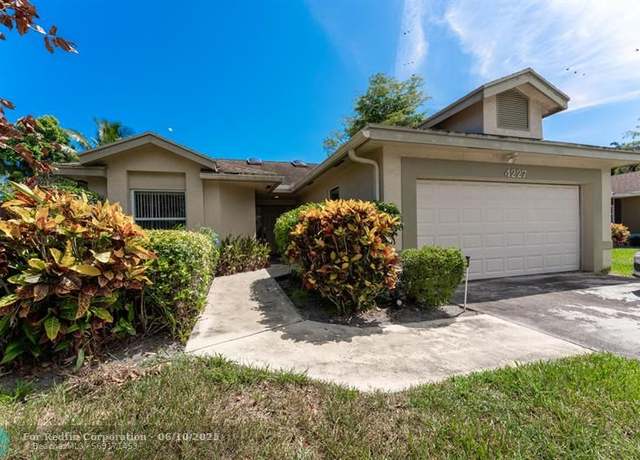 Property at 4227 Green Forest Way, Boynton Beach, FL 33436, 3 beds, 2 baths