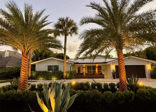 Property at 2524 NE 37th Dr, Fort Lauderdale, FL 33308, 3 beds, 2.5 baths