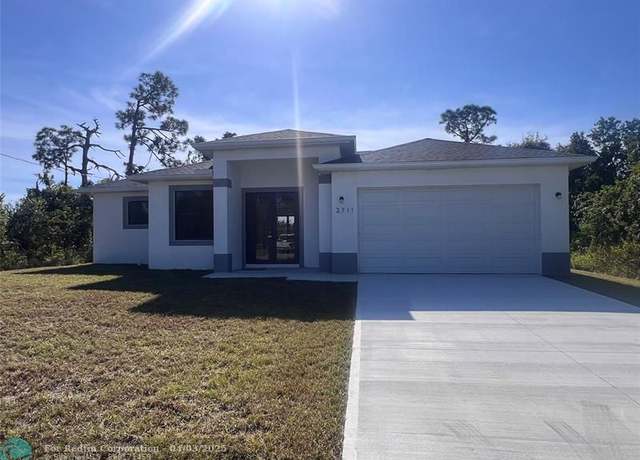Property at 2711 4th St, FL 33976, 3 beds, 2.5 baths