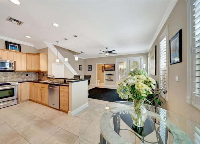 Property at 607 SW 5th Ave, Fort Lauderdale, FL 33315, 3 beds, 2.5 baths