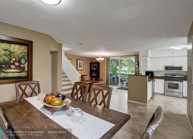 Property at 127 Yacht Club Way #112, Hypoluxo, FL 33462, 3 beds, 2.5 baths