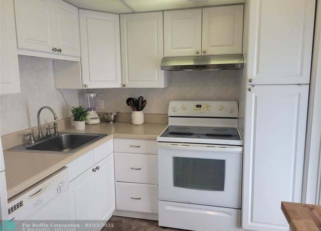 Property at 2671 S Course Dr #203, Pompano Beach, FL 33069, 2 beds, 2 baths