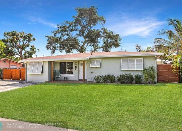 Property at 2216 NW 2nd Ave, Wilton Manors, FL 33311, 3 beds, 2 baths