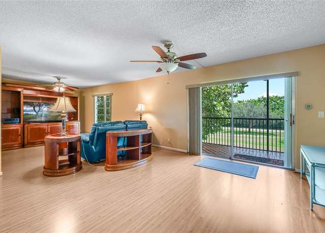 Property at 271 S Hollybrook Dr #304, Pembroke Pines, FL 33025, 2 beds, 2 baths