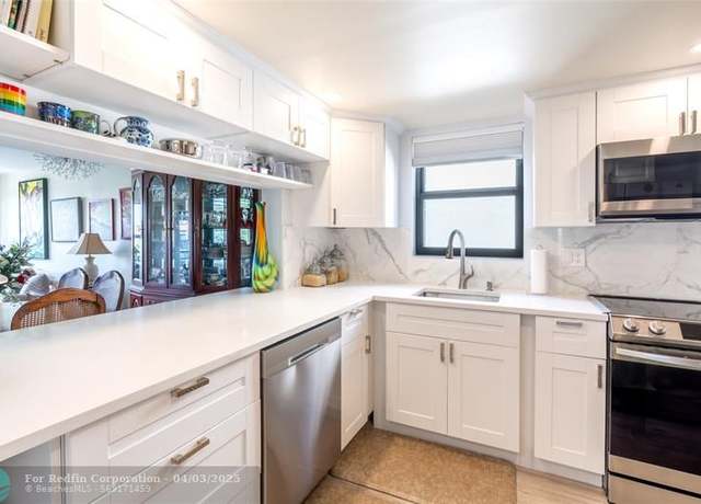 Property at 2302 S Cypress Bend Dr #406, Pompano Beach, FL 33069, 2 beds, 2 baths