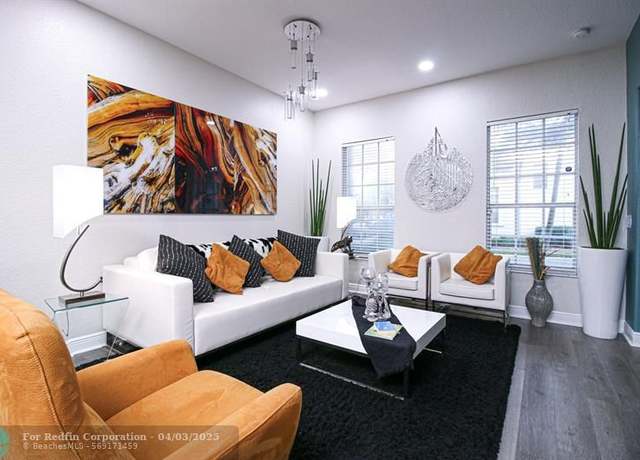 Property at 2415 NW 7th St, Boynton Beach, FL 33426, 3 beds, 2.5 baths