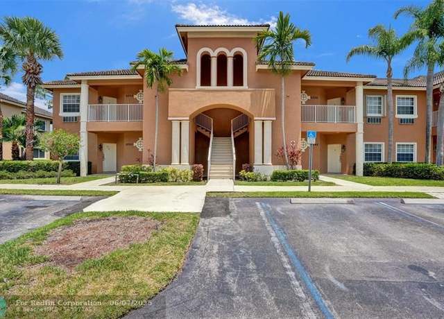 Property at 8248 Mulligan Cir #8248, Port St. Lucie, FL 34986, 2 beds, 2.5 baths